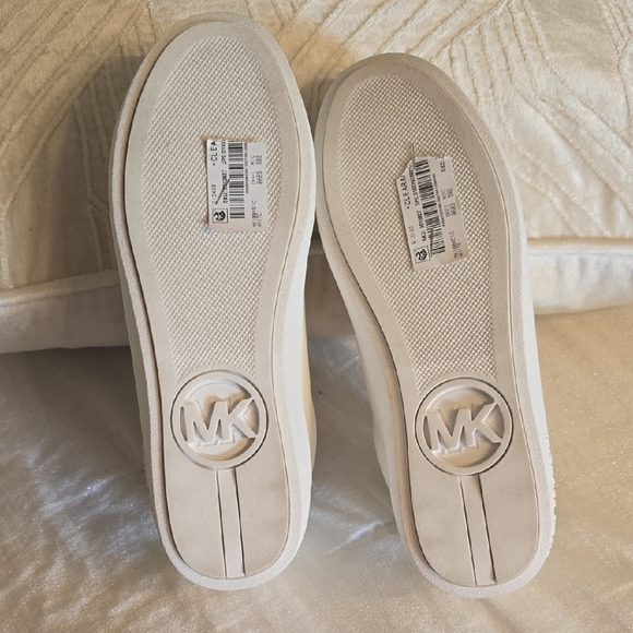 Michael Kors White Sneakers with Metallic Logo - Picture 6 of 9